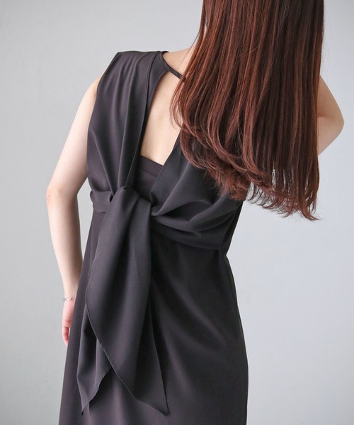 cheriella（シェリエラ）の「【cheriella】WEB限定バックデザインワンピース（ドレス・レディース・ブルー/ブラック/グリーン・M）」の5枚目の写真