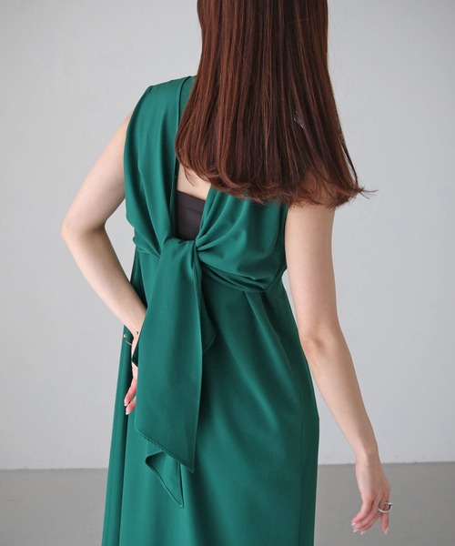 cheriella（シェリエラ）の「【cheriella】WEB限定バックデザインワンピース（ドレス・レディース・ブルー/ブラック/グリーン・M）」の17枚目の写真