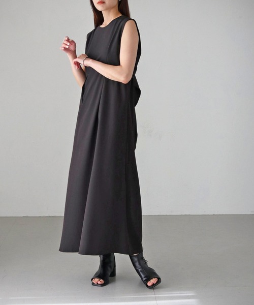 cheriella（シェリエラ）の「【cheriella】WEB限定バックデザインワンピース（ドレス・レディース・ブルー/ブラック/グリーン・M）」の11枚目の写真