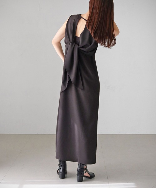 cheriella（シェリエラ）の「【cheriella】WEB限定バックデザインワンピース（ドレス・レディース・ブルー/ブラック/グリーン・M）」の14枚目の写真