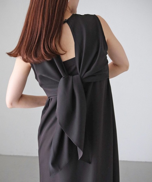 cheriella（シェリエラ）の「【cheriella】WEB限定バックデザインワンピース（ドレス・レディース・ブルー/ブラック/グリーン・M）」の6枚目の写真