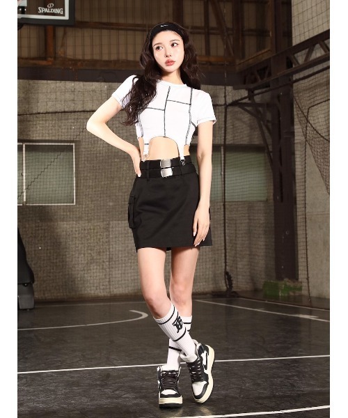 Darich（ダーリッチ）の「DモチーフクロップドTシャツ（Tシャツ/カットソー・レディース・ベージュ/ブラック/ホワイト・FREE）」の6枚目の写真