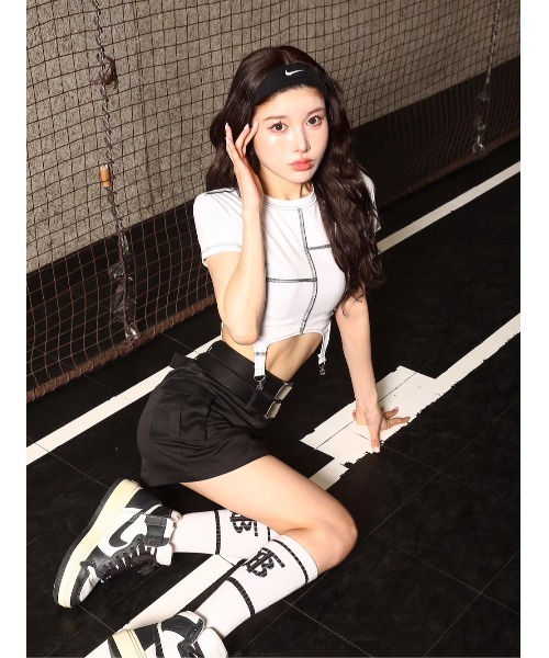 Darich（ダーリッチ）の「DモチーフクロップドTシャツ（Tシャツ/カットソー・レディース・ベージュ/ブラック/ホワイト・FREE）」の7枚目の写真