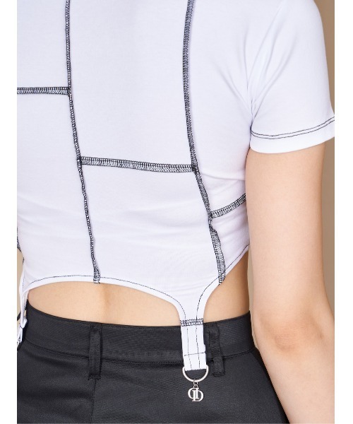 Darich（ダーリッチ）の「DモチーフクロップドTシャツ（Tシャツ/カットソー・レディース・ベージュ/ブラック/ホワイト・FREE）」の19枚目の写真