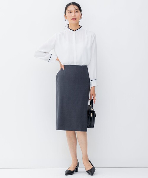 23区(ニジュウサンク)の「【洗える】バックサテンアムンゼン パール釦 バイカラー ブラウス(シャツ/ブラウス・レディース・ホワイト系1/アイボリー系1・46/48/50/44)」の3枚目の写真