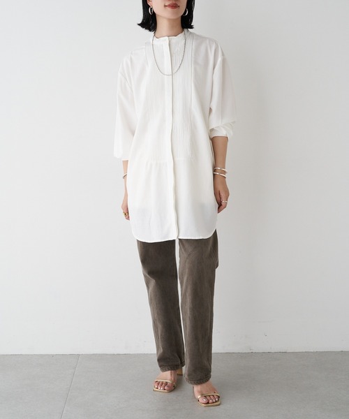 SHENERY（シーナリー）の「ピンタックチュニックシャツ（シャツ/ブラウス・レディース・オフホワイト/ブラウン・FREE）」の11枚目の写真