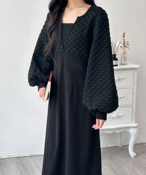 ECLIN(エクラン)の「ボリュームスリーブ異素材ドッキングロングワンピース(ワンピース・レディース・チャコールグレー/ブラック/グレー・M/L)」の6枚目の写真