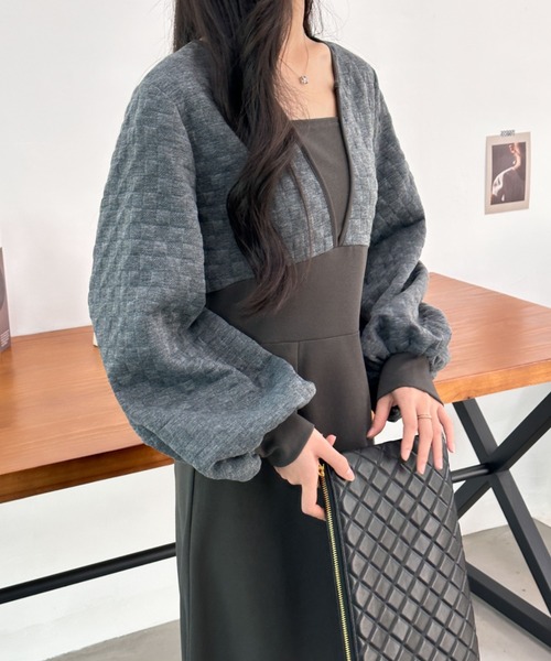 ECLIN(エクラン)の「ボリュームスリーブ異素材ドッキングロングワンピース(ワンピース・レディース・チャコールグレー/ブラック/グレー・M/L)」の16枚目の写真
