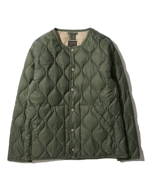 TAION（タイオン）の「【TAION / タイオン】MILITARY CREW NECK DOWN JACKET / キルティングダウンジャケット（ダウンジャケット/コート・レディース・ブラック/グレイッシュベージュ/オリーブ/セージグリーン/ダークネイビー/オフホワイト/チャコールグレー/ダークオリーブ・SMALL/MEDIUM/LARGE/X-LARGE）」の17枚目の写真