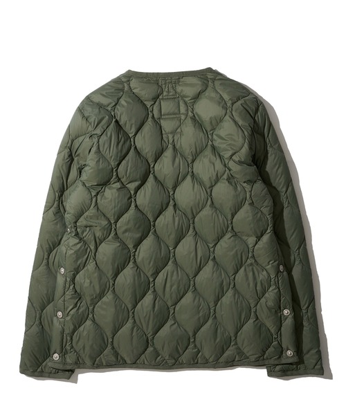 TAION（タイオン）の「【TAION / タイオン】MILITARY CREW NECK DOWN JACKET / キルティングダウンジャケット（ダウンジャケット/コート・レディース・ブラック/グレイッシュベージュ/オリーブ/セージグリーン/ダークネイビー/オフホワイト/チャコールグレー/ダークオリーブ・SMALL/MEDIUM/LARGE/X-LARGE）」の18枚目の写真