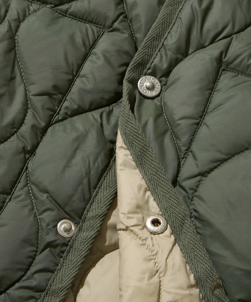 TAION（タイオン）の「【TAION / タイオン】MILITARY CREW NECK DOWN JACKET / キルティングダウンジャケット（ダウンジャケット/コート・レディース・ブラック/グレイッシュベージュ/オリーブ/セージグリーン/ダークネイビー/オフホワイト/チャコールグレー/ダークオリーブ・SMALL/MEDIUM/LARGE/X-LARGE）」の19枚目の写真