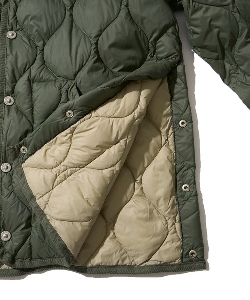 TAION（タイオン）の「【TAION / タイオン】MILITARY CREW NECK DOWN JACKET / キルティングダウンジャケット（ダウンジャケット/コート・レディース・ブラック/グレイッシュベージュ/オリーブ/セージグリーン/ダークネイビー/オフホワイト/チャコールグレー/ダークオリーブ・SMALL/MEDIUM/LARGE/X-LARGE）」の21枚目の写真