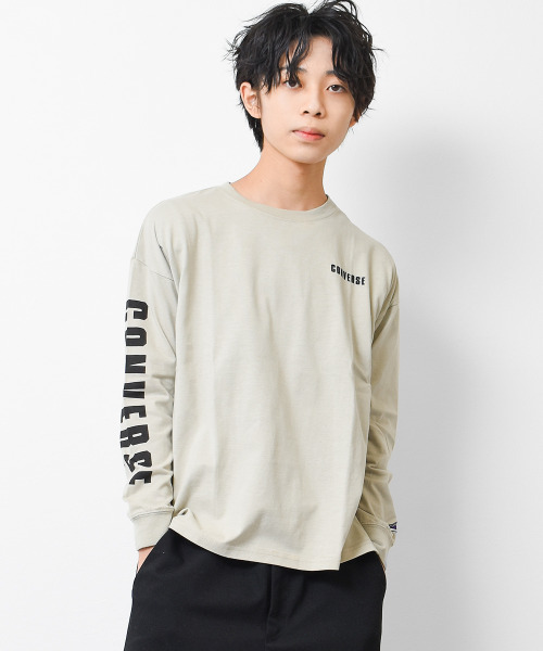 CONVERSE(コンバース)の「CONVERSE 別注袖ロゴプリントロングTシャツ(Tシャツ/カットソー・キッズ・ブラック/オフホワイト/グレイッシュベージュ・140/150/130/160)」の3枚目の写真