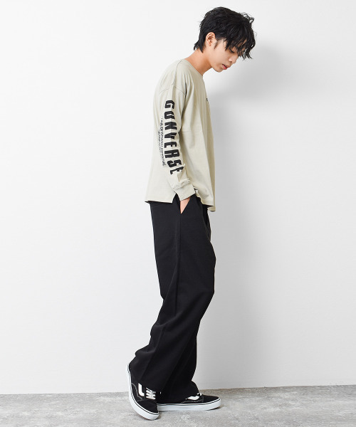 CONVERSE(コンバース)の「CONVERSE 別注袖ロゴプリントロングTシャツ(Tシャツ/カットソー・キッズ・ブラック/オフホワイト/グレイッシュベージュ・140/150/130/160)」の9枚目の写真