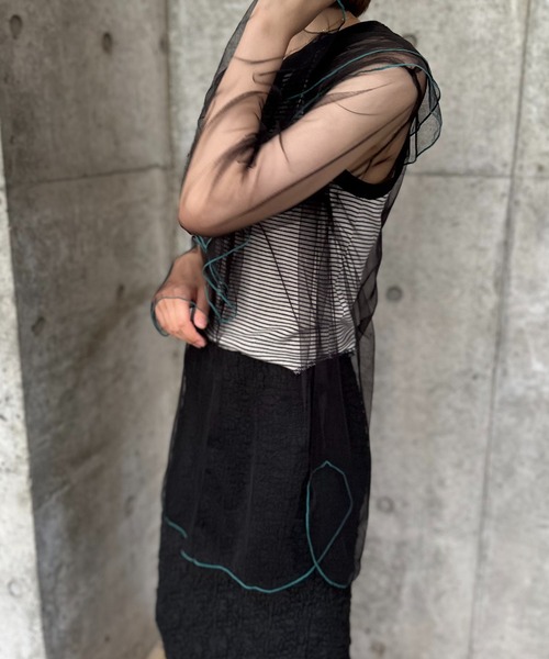 mi via loca（ミヴィアロカ）の「シアー配色ステッチチュールフリル