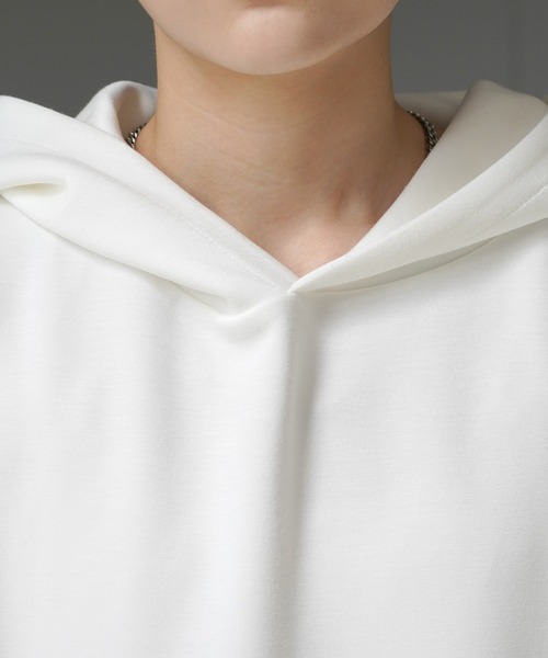 Confirm（コンファーム）の「ドレープとろみ ビッグシルエット ダンボールニット プルオーバーパーカー フーディー【Confirm】（パーカー・メンズ・ホワイト/ミント/ブラック/チャコールグレー・L/M）」の7枚目の写真