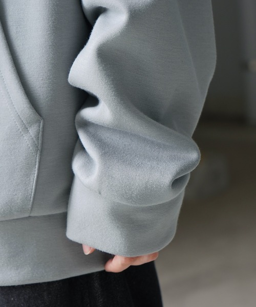 Confirm（コンファーム）の「ドレープとろみ ビッグシルエット ダンボールニット プルオーバーパーカー フーディー【Confirm】（パーカー・メンズ・ホワイト/ミント/ブラック/チャコールグレー・L/M）」の14枚目の写真