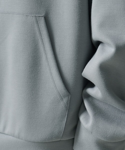 Confirm（コンファーム）の「ドレープとろみ ビッグシルエット ダンボールニット プルオーバーパーカー フーディー【Confirm】（パーカー・メンズ・ホワイト/ミント/ブラック/チャコールグレー・L/M）」の15枚目の写真