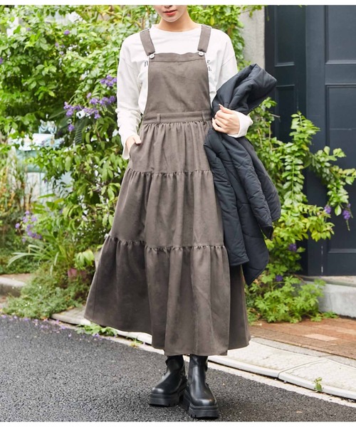 CHILLE(チル)の「ティアード ジャンパースカート(ワンピース・レディース・アイボリー/スミクロ・FREE)」の2枚目の写真