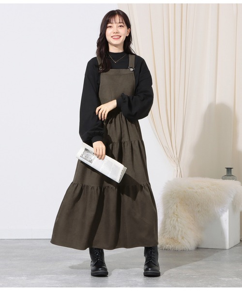 CHILLE(チル)の「ティアード ジャンパースカート(ワンピース・レディース・アイボリー/スミクロ・FREE)」の4枚目の写真