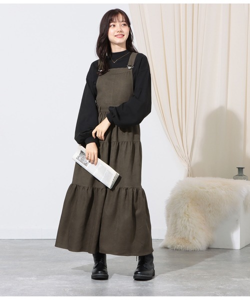 CHILLE(チル)の「ティアード ジャンパースカート(ワンピース・レディース・アイボリー/スミクロ・FREE)」の5枚目の写真