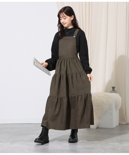 CHILLE(チル)の「ティアード ジャンパースカート(ワンピース・レディース・アイボリー/スミクロ・FREE)」の7枚目の写真