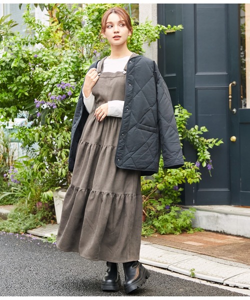 CHILLE(チル)の「ティアード ジャンパースカート(ワンピース・レディース・アイボリー/スミクロ・FREE)」の13枚目の写真