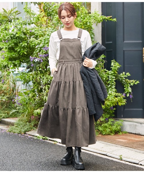 CHILLE(チル)の「ティアード ジャンパースカート(ワンピース・レディース・アイボリー/スミクロ・FREE)」の8枚目の写真