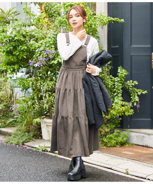 CHILLE(チル)の「ティアード ジャンパースカート(ワンピース・レディース・アイボリー/スミクロ・FREE)」の9枚目の写真