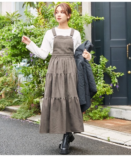 CHILLE(チル)の「ティアード ジャンパースカート(ワンピース・レディース・アイボリー/スミクロ・FREE)」の10枚目の写真