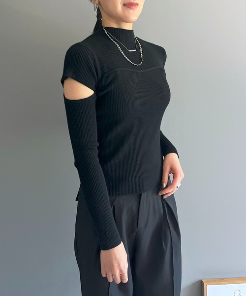 Jewelobe(ジュエローブ)の「ビスチェラインカッティングニット(ニット/セーター・レディース・アイボリー/ブラウン/グレー/ブラック・FREE)」の6枚目の写真