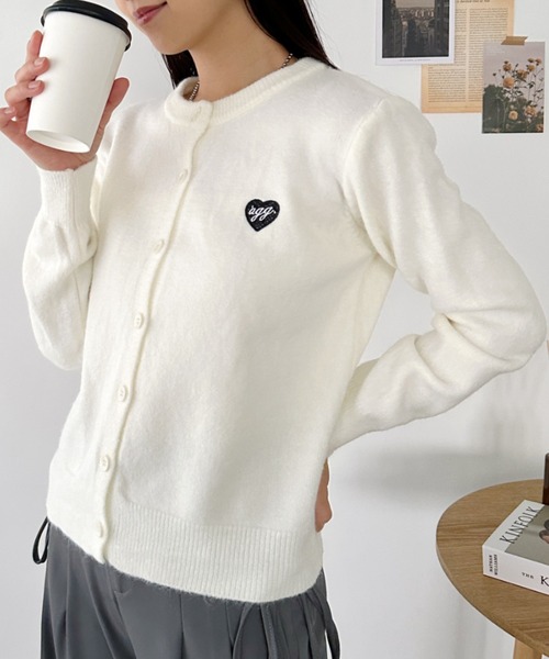 CLEA（クレア）の「ワンポイントハート刺繍カーディガントップス（カーディガン/ボレロ・レディース・ブラック/ピンクベージュ/ホワイト/グレー/ブルー・FREE）」の7枚目の写真