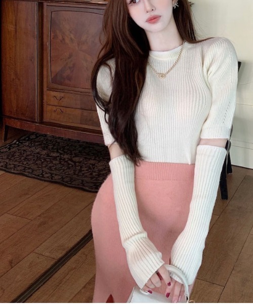 ibeul_（イベール）の「アームウォーマー付きニットトップス（ニット/セーター・レディース・ホワイト/ブラック/レッド・FREE）」の13枚目の写真