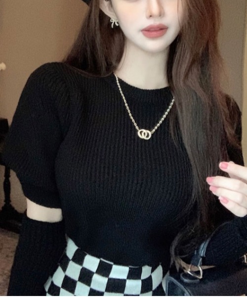 ibeul_（イベール）の「アームウォーマー付きニットトップス（ニット/セーター・レディース・ホワイト/ブラック/レッド・FREE）」の15枚目の写真