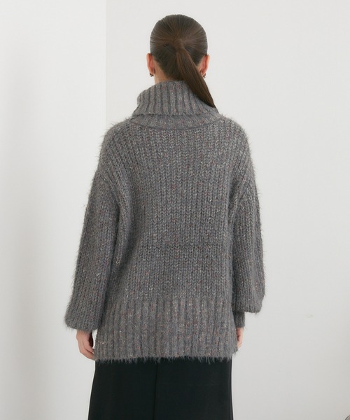 ROSIEE（ロージー）の「ROSIEE シャギーオフタートル（ニット/セーター・レディース・チャコールグレー/ホワイト・FREE）」の4枚目の写真