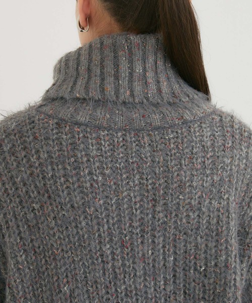 ROSIEE（ロージー）の「ROSIEE シャギーオフタートル（ニット/セーター・レディース・チャコールグレー/ホワイト・FREE）」の5枚目の写真