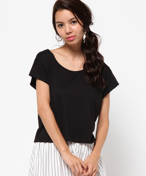 AZUL by moussy（アズールバイマウジー）の「TR天竺クロプド半袖PO（Tシャツ/カットソー・レディース・ブラック/ダークカーキ/オフホワイト/キャメル/ブラック系その他・SMALL/LARGE/X-LARGE/MEDIUM）」の15枚目の写真