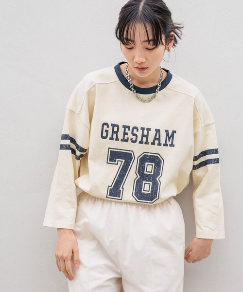 LOWRYS FARM（ローリーズファーム）の「ナンバリングTシャツ 107459（Tシャツ/カットソー・レディース・レッド/チャコールグレー/アイボリー・FREE）」の2枚目の写真