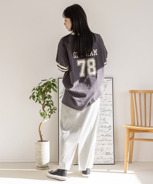 LOWRYS FARM（ローリーズファーム）の「ナンバリングTシャツ 107459（Tシャツ/カットソー・レディース・レッド/チャコールグレー/アイボリー・FREE）」の13枚目の写真