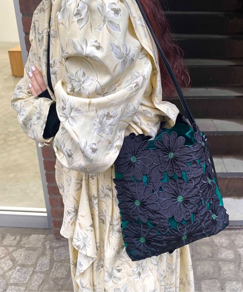 セール】HEY! Mrs ROSE(ヘイ！ミセスローズ)フラワー刺繍TOTE