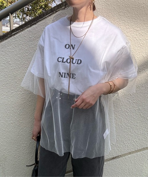 y/m by misato（イムバイミサト）の「チュールレイヤードロゴT