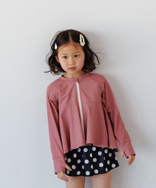 LOWRYS FARM（ローリーズファーム）の「ラッシュガードG　 105955（水着・キッズ・グリーン/チャコールグレー/ピンク・110cm/120cm/130cm/140cm/150cm）」の3枚目の写真