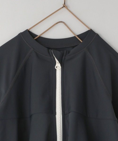 LOWRYS FARM（ローリーズファーム）の「ラッシュガードG　 105955（水着・キッズ・グリーン/チャコールグレー/ピンク・110cm/120cm/130cm/140cm/150cm）」の4枚目の写真