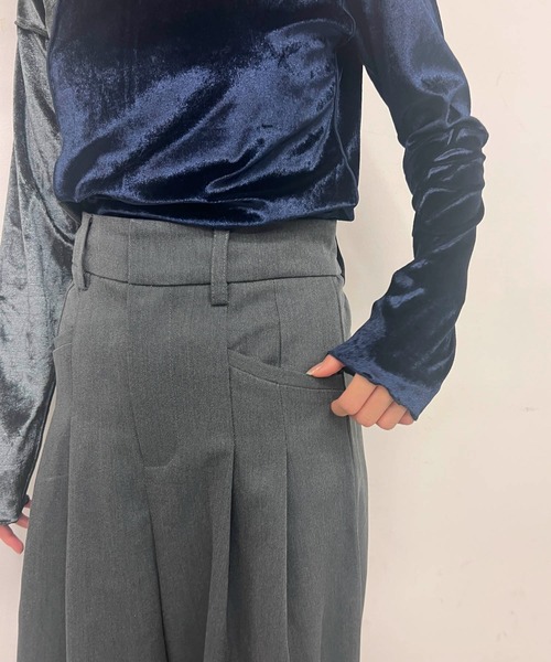 byYOUANCE（バイユアンス）の「ポケット切り替えタックスラックスパンツ（スラックス・レディース・ブラック/グレー・SMALL/MEDIUM）」の8枚目の写真