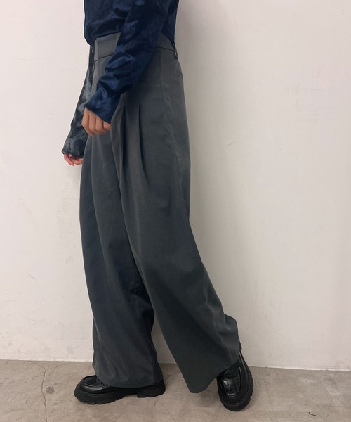 byYOUANCE（バイユアンス）の「ポケット切り替えタックスラックスパンツ（スラックス・レディース・ブラック/グレー・SMALL/MEDIUM）」の10枚目の写真