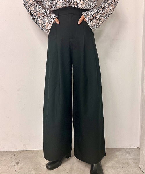 byYOUANCE（バイユアンス）の「ポケット切り替えタックスラックスパンツ（スラックス・レディース・ブラック/グレー・SMALL/MEDIUM）」の6枚目の写真