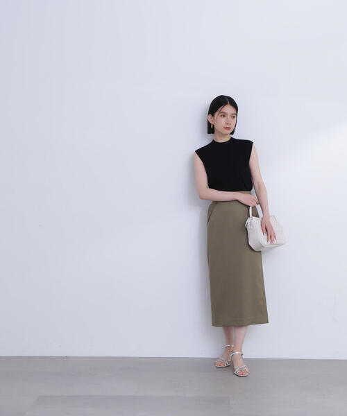 N.（N. Natural Beauty Basic）（エヌエヌナチュラルビューティーベーシック）の「◆総針ボトルネックノースリーブニット（Tシャツ/カットソー・レディース・ブルー/ブラック/オフホワイト/オレンジ・MEDIUM）」の13枚目の写真