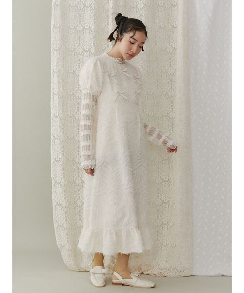 merry jenny(メリージェニー)の「リボンベルトシューズ(ローファー・レディース・ボルドー/ブラック/アイボリー・MEDIUM/LARGE)」の4枚目の写真