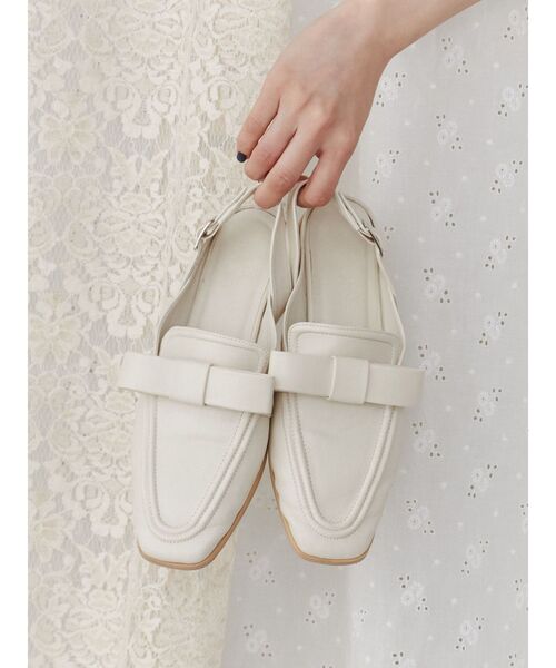 merry jenny(メリージェニー)の「リボンベルトシューズ(ローファー・レディース・ボルドー/ブラック/アイボリー・MEDIUM/LARGE)」の9枚目の写真