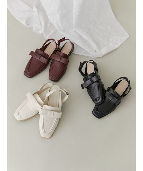 merry jenny(メリージェニー)の「リボンベルトシューズ(ローファー・レディース・ボルドー/ブラック/アイボリー・MEDIUM/LARGE)」の2枚目の写真